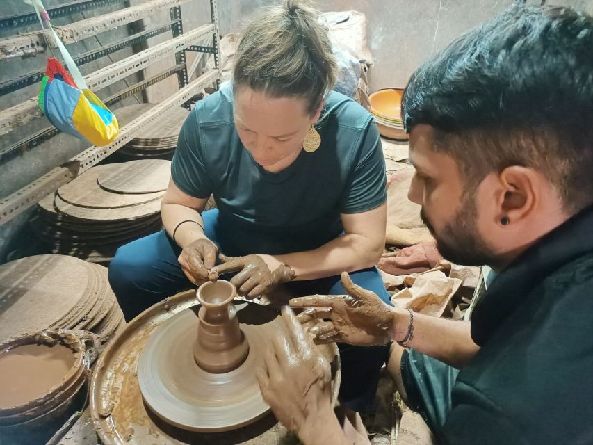 Mumbai: Dharavi Slum Walking Tour with Local Slum Dweller - Meeting your guide at Third Wave Coffee