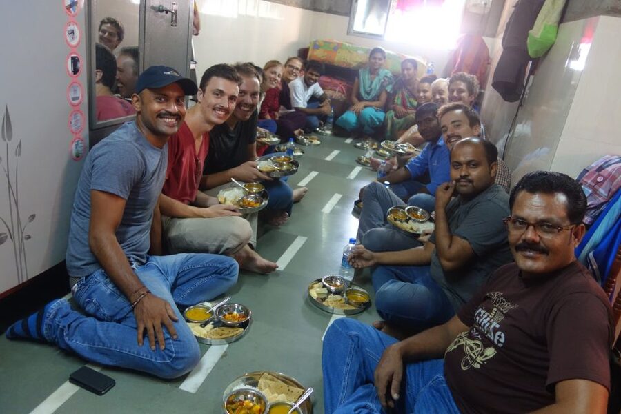Mumbai: Dharavi Slum Walking Tour with Options - The optional lunch in a family home