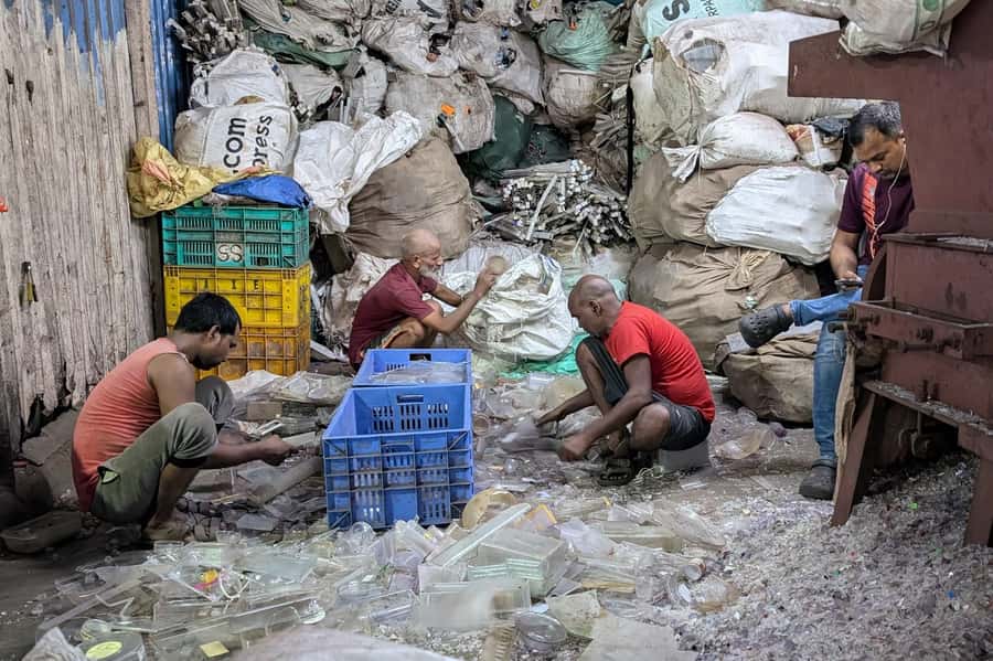 Mumbai: Dharavi Slumdog Tour -See the real Slum with a Local - Laundry Work and the Hands Behind It