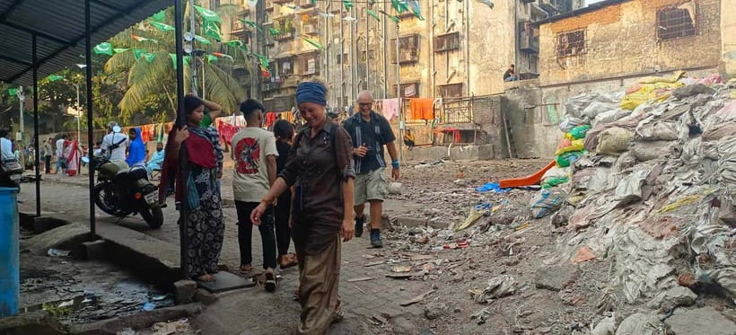 Mumbai: Dhobi Ghat Laundry and Dharavi Slum Tour with Local - Walking through homes, workshops, and daily routines