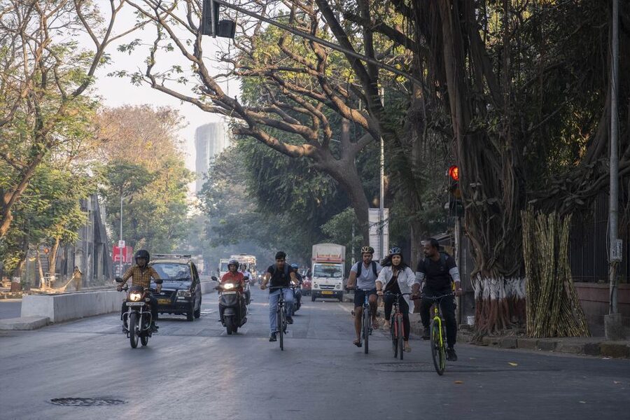Mumbai: Early Morning Bicycle Tour - Marine Drive by bicycle