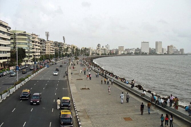 Mumbai Elephanta Caves Group Tour Half-Day All Including Guide - Entering the main Shiva Cave