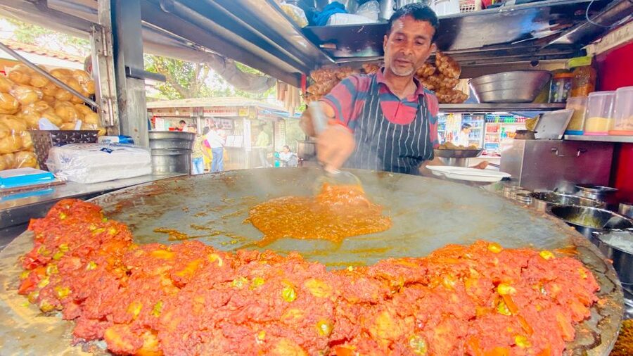 Mumbai: Evening Street Food Tasting & Cultural Market Tour - Mumbai by train, then Marine Drive