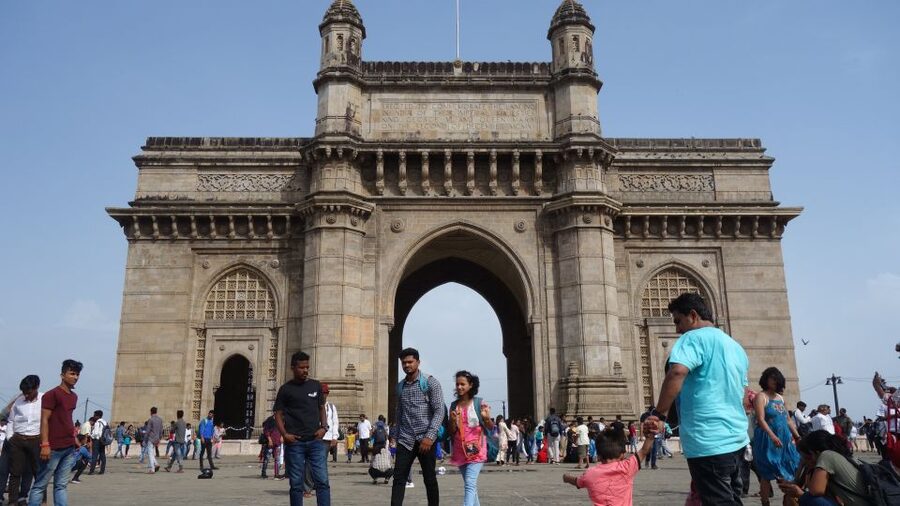Mumbai: Full-Day Private Sightseeing Tour - Dhobi Ghat shows Mumbai at work