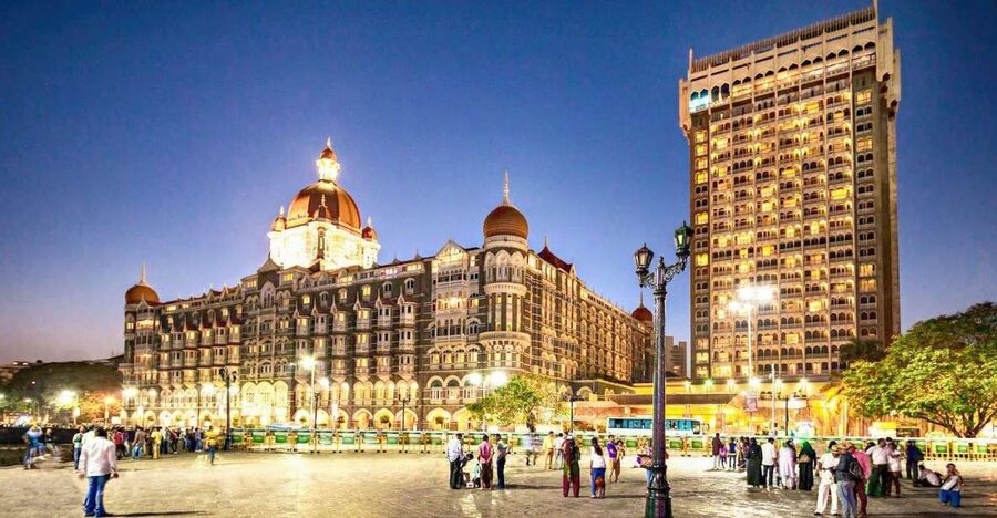 Mumbai: Full-Day Sightseeing Tour of Mumbai - Oval Maidan, Rajabai Clock Tower, and Horniman Circle