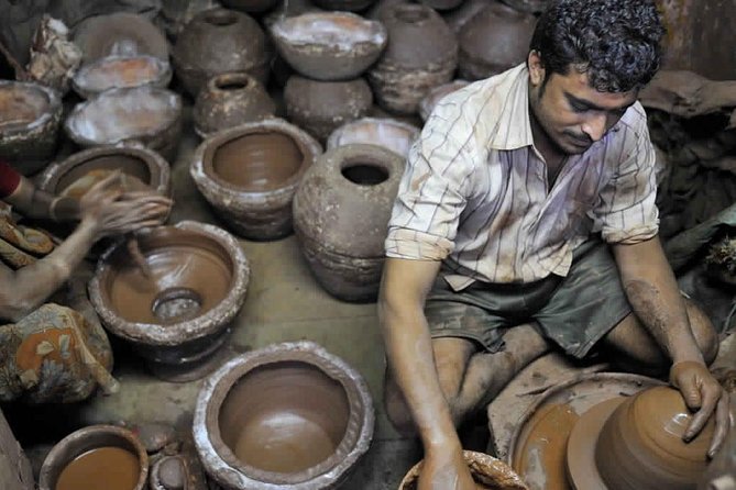 Mumbai Gems: 2-Day Private Tour with Elephanta, Slum & Dabbawala - A two-day introduction to Mumbai’s many sides