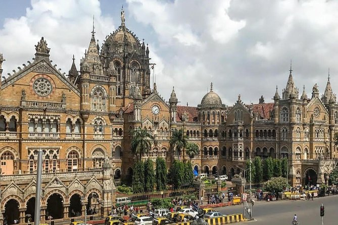Mumbai Gems: 2-Day Private Tour with Elephanta, Slum & Dabbawala - Gateway of India and the Taj Mahal Palace
