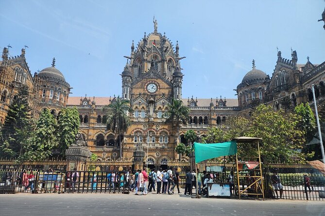 Mumbai Heritage Walk and Elephanta Caves Experience - What the six-hour timing really means