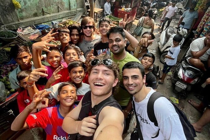 Mumbai Highlight : Exclusive Private Luxury Sightseeing Tour - CST and Crawford Market bring you back to city life