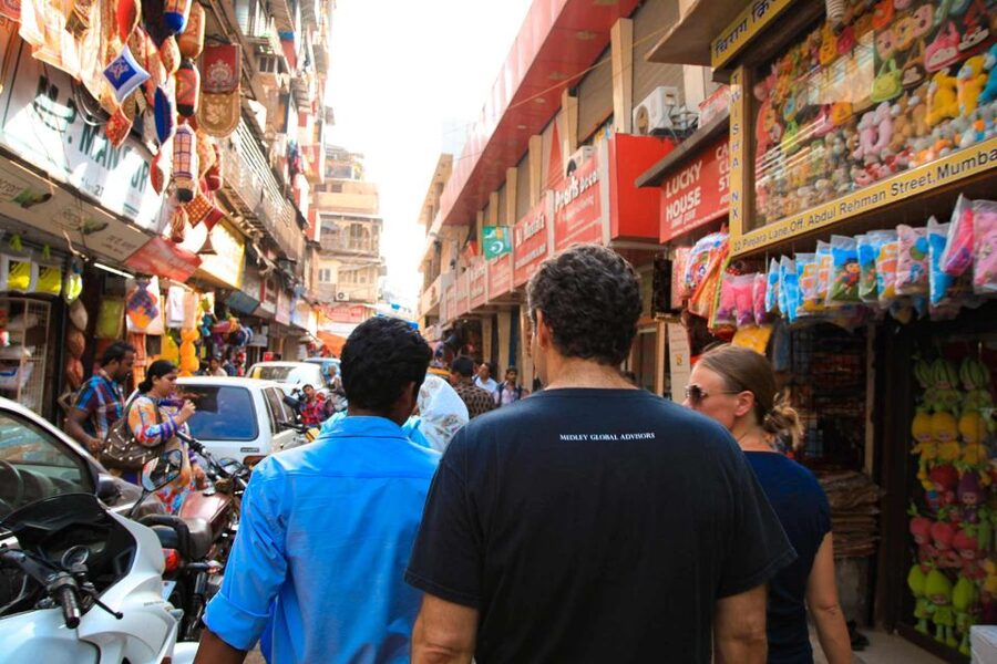 Mumbai: Local Transport & Dabbawallah Tour - Why this tour shows the working city