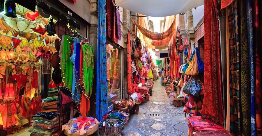 Mumbai: Magical Markets Tour - Starting at Café Coffee Day near Noor Fort