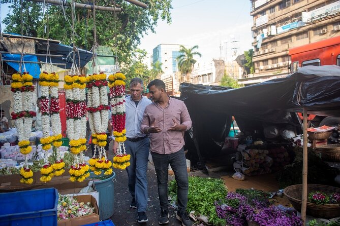 Mumbai Morning Market Tour of Flowers, Fish, and More - The guides make the difference