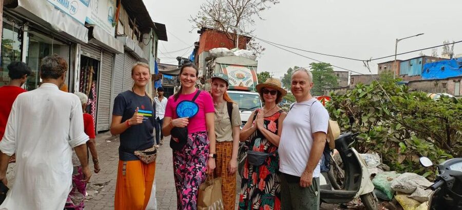 Mumbai: Private Dharavi Slum Tour by a Local with Pickup - What to Bring and How to Act