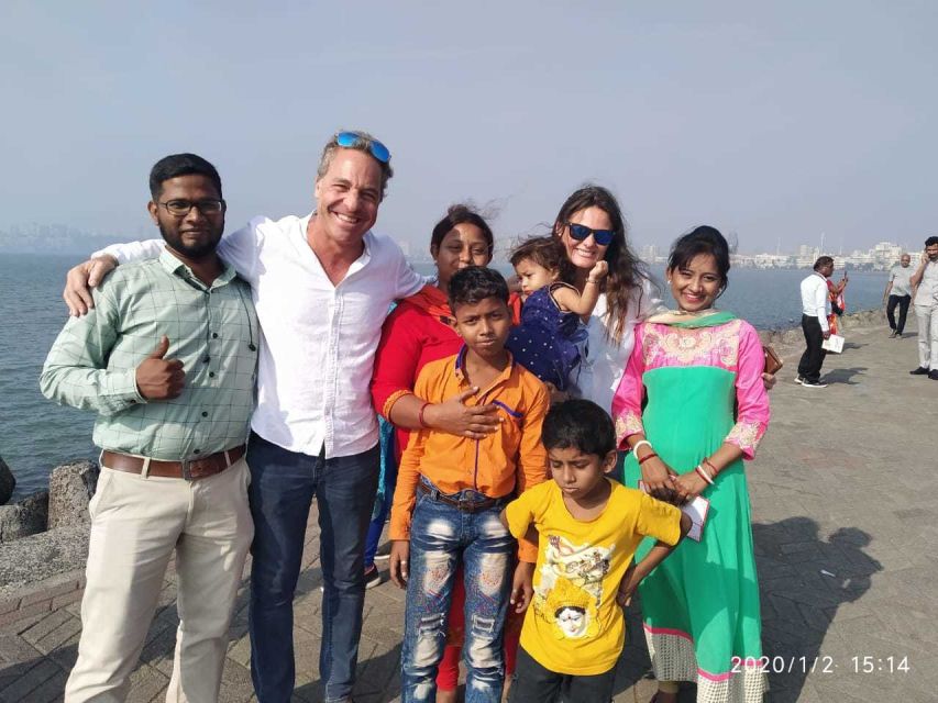 Mumbai: Private or Group City Guided Sightseeing Tour - Banganga Tank, Jain Temple, and Hanging Gardens