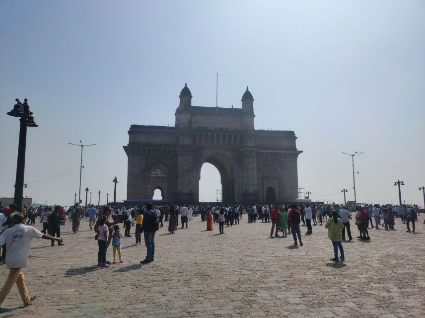 Mumbai: South Mumbai Heritage Walking Guided Tour - St. Thomas’ Cathedral and Flora Fountain: faith, civic life, and sculpture