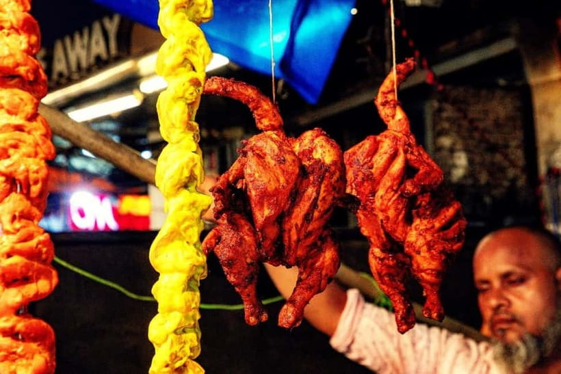 Mumbai: Street Food and Night Markets Tour - The 15-minute train ride to Girgaon