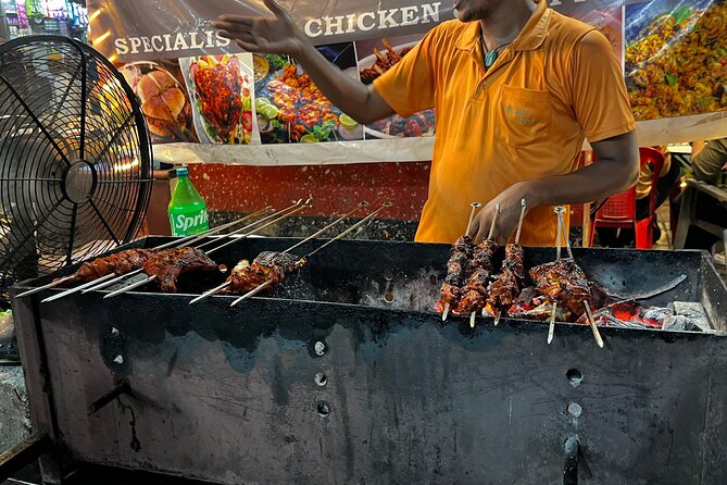 Mumbai Street Food & Bazaar Tour with Local Transport - Bhuleshwar Bazaar And Chira Bazaar’s Local Rhythm