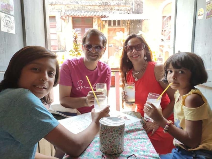 Mumbai: Street Food Crawl - A local café and bakery bring a change of pace
