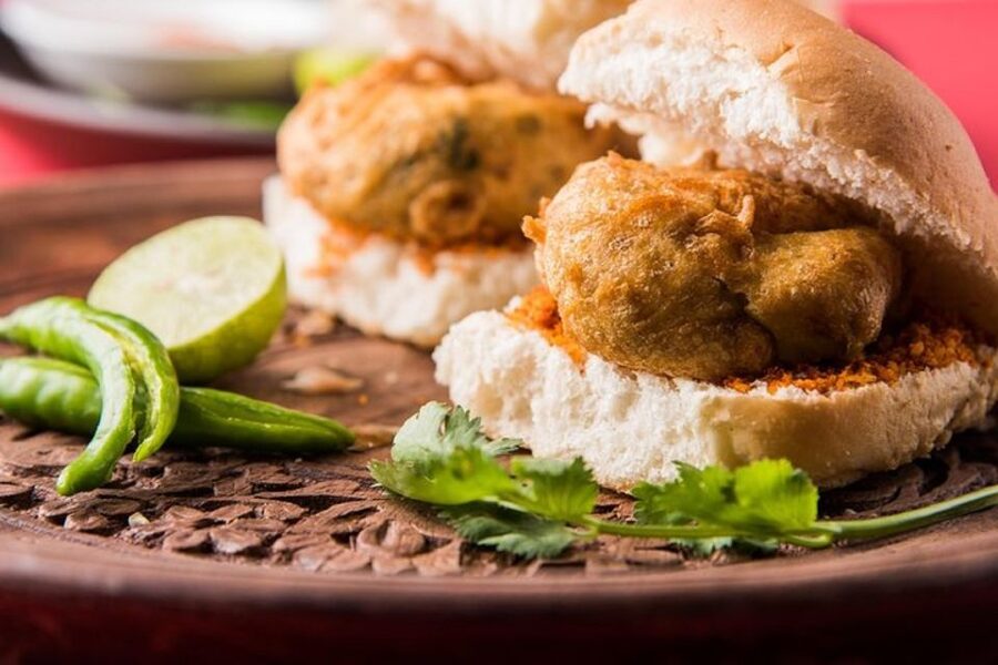 Mumbai: Street Food Crawl - Old shops, tangy chaats, and the first round of bites