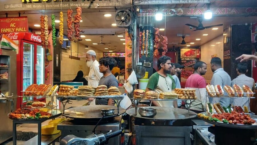 Mumbai Street Food Tour with Evening Bazaar Walk - Minara Masjid and Mumbai’s meat-filled food streets