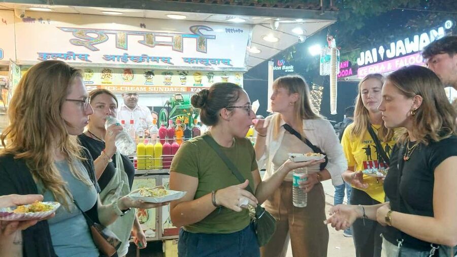 Mumbai Street Food Tour with Evening Bazaar Walk - Starting with a train ride to Chowpatty