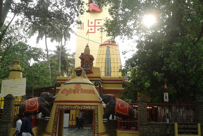 Mumbai Temple Tour in Private Vehicle - Babulnath, an ancient Shiva shrine
