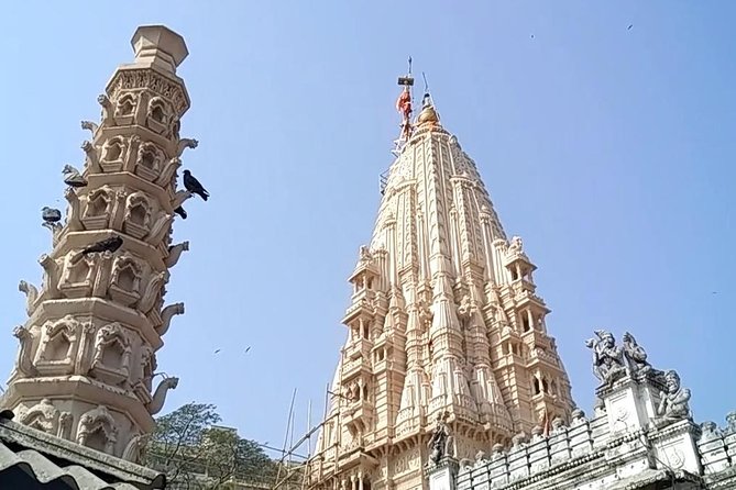 Mumbai Temple Tour in Private Vehicle - Banganga Tank and an older layer of Mumbai