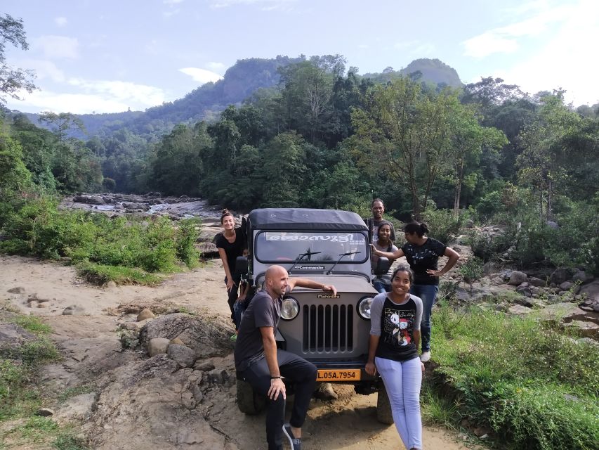 Munnar: Tea Garden and Elephant Safari Trip by 4x4 - Spice gardens along the forest road