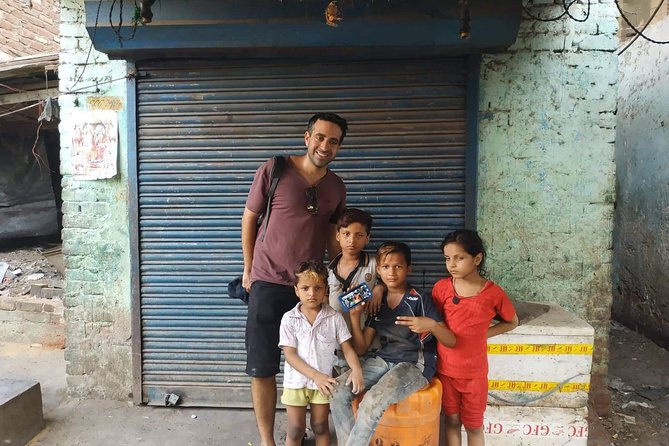 New Delhi Slum Walking Tour - Walking through Zakhira’s community lanes