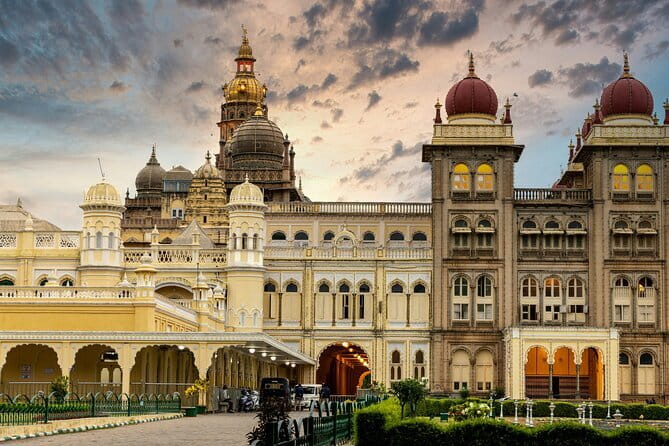 Old Bangalore Historical Walk thro Palace, Temples, Fort & Market - The guide can make or break the walk