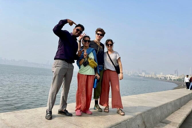 Old Mumbai Sightseeing Tour with a Local Guide - Banganga Holy Tank and a quieter historical pause