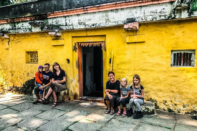 Old neighbourhood Walk - Half-Day Tour - Key Points to Know Before You Book