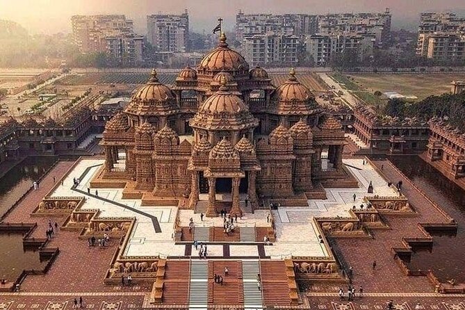 Old & New Delhi Private City Tour – Traveler’s Choice (Top Rated) - A low-cost way to cross Delhi