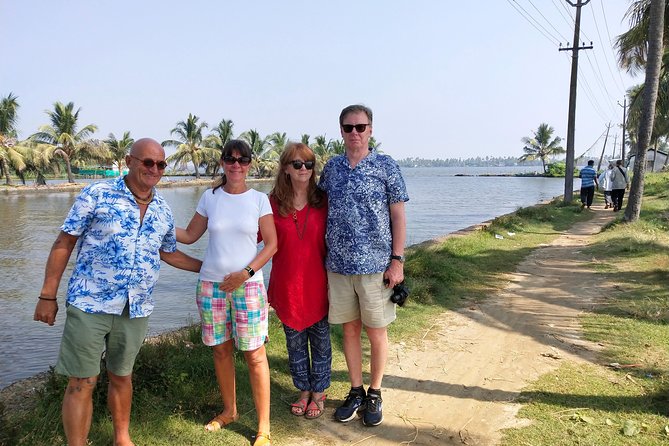One hour Backwater Tour and tuk tuk tour in kochi with pickup - Guides, communication, and flexibility