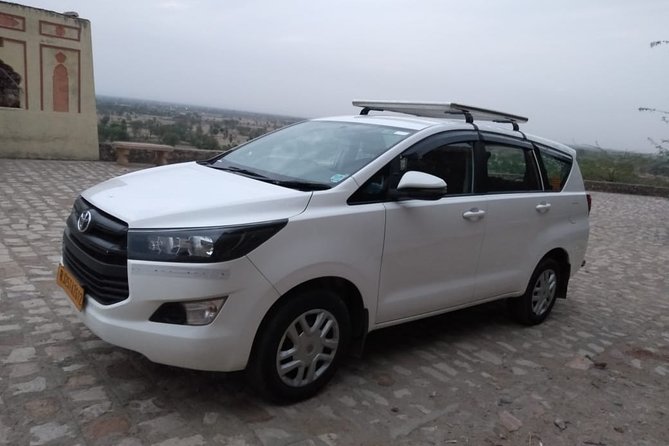 One-Way Transfers assistance Agra to Delhi Drop - Meeting Your Driver at an Agra Hotel