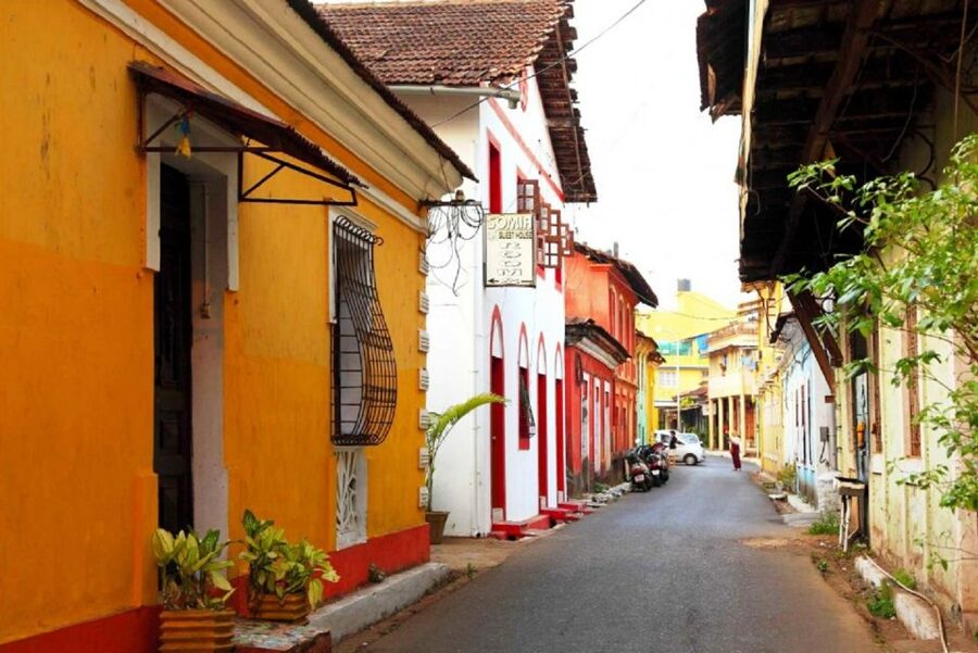 Panaji: Fontainhas Neighborhood Cultural Guided Walking Tour - From Fontainhas to the Maruti Temple
