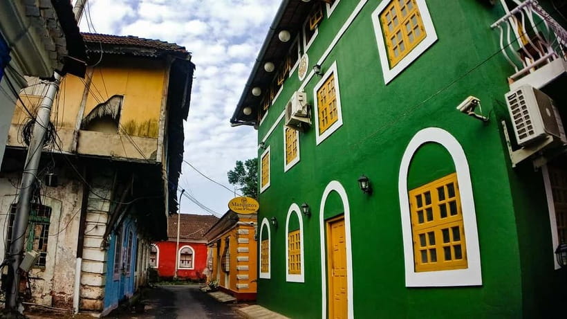 Panaji: Heritage Walking Tour in Fontainhas Latin Quarter - A Bakery Stop for Goan Snacks