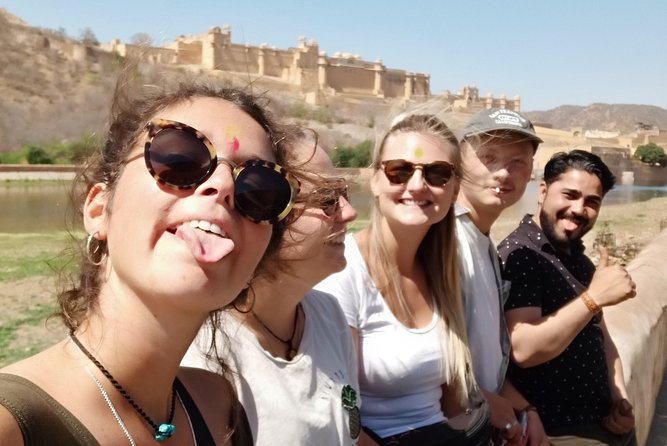 Pink city private Day Tour by Tuk Tuk with English speaking driver.. - Jaigarh Fort and the unusual nine-minute listing