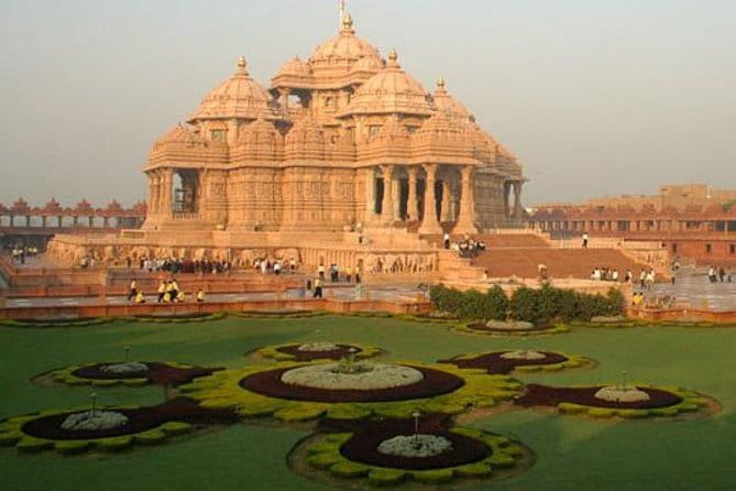 Private 4-Day Golden Triangle Tour - Delhi Agra and Jaipur - Day 3: Jaipur’s royal center and pink sandstone icons