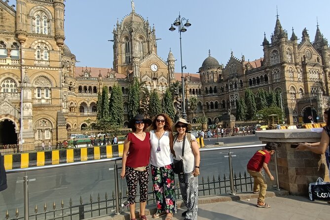Private 8 Hours Mumbai City Sightseeing and Dharavi Slum Tour - Dhobi Ghat, Mumbai’s open-air laundry