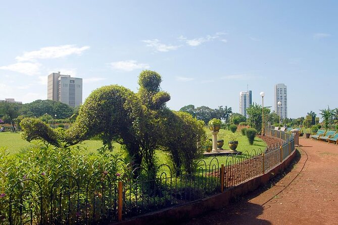 Private 8 Hours Mumbai City Sightseeing and Dharavi Slum Tour - Starting at the Gateway of India and Taj Mahal Palace