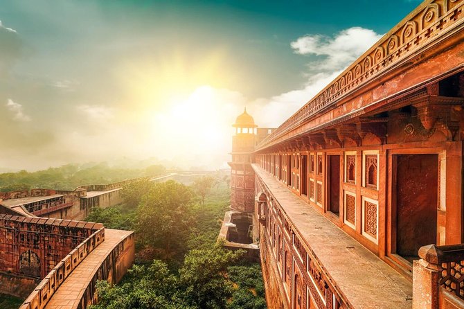 Private Agra Local Sightseeing Tour - Agra Fort puts the Taj Mahal in context