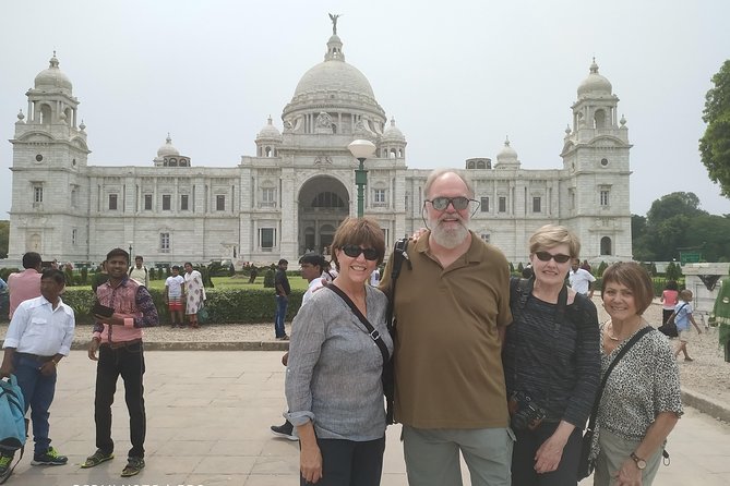 Private Calcutta Tour - Parashnath Jain Temple and Its Ornate Interior