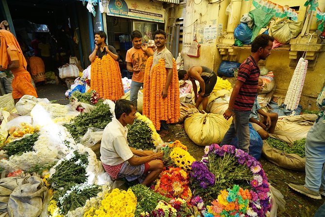 Private Custom Full Day Sightseeing Tour of Kolkata - Malik Ghat Flower Market and Howrah Bridge
