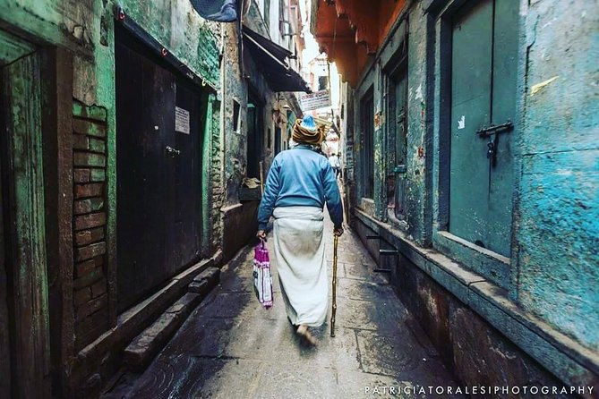 Private Day Tour in Varanasi - Banaras Hindu University in 15 Minutes