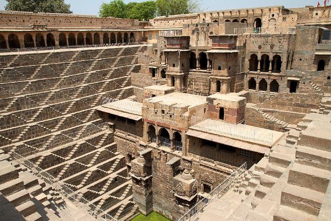 Private Day Trip to Abhaneri Chand Baori Stepwell from Jaipur - What the private format does well