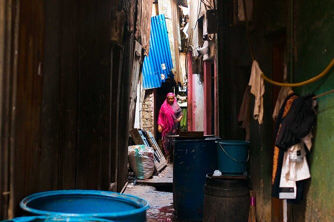 Private Dharavi Slum and Sightseeing Tour - Jain Temple, Banganga, and a quieter side of Malabar Hill