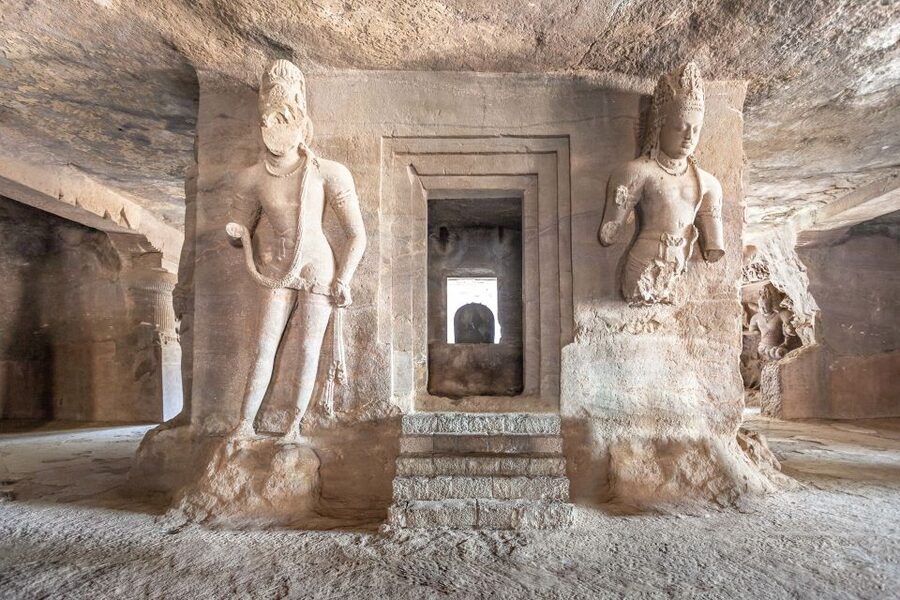 Private Elephanta Caves: Private Half-Day Tour from Mumbai - Time for photographs, shopping, and a slower look