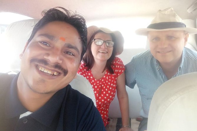Private Full-Day Jaipur Sightseeing Tour Explore the Pink City - Hawa Mahal from the outside