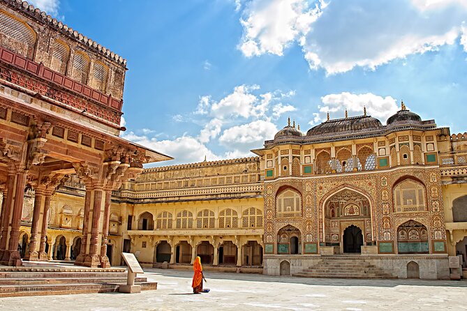 Private Golden Triangle Tour 3 Night/4 Days - All Inclusive - Day 2: Two Mughal masterpieces and an impressive stepwell